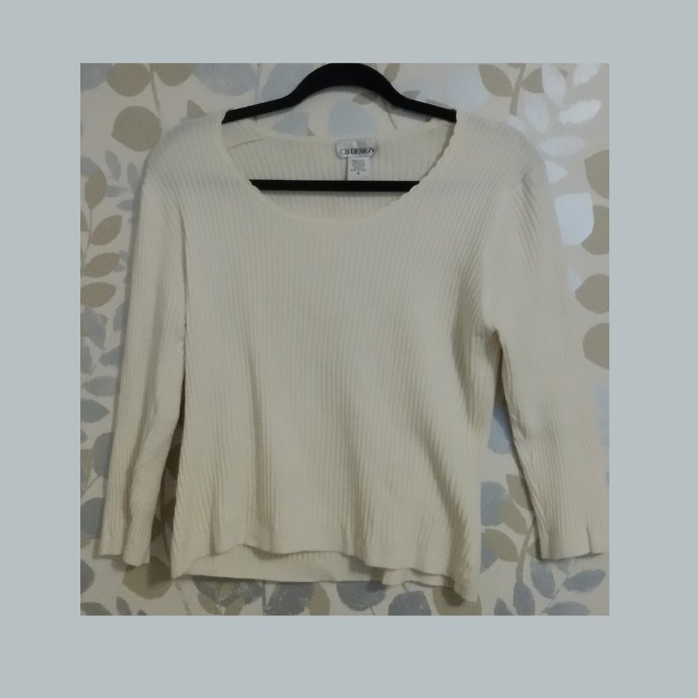 CB Design Sz M/L White Blouse 2/$20❤️
